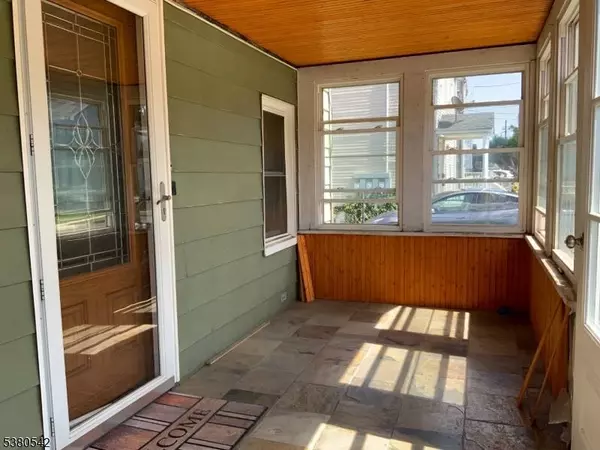 27 2Nd St, Somerville Boro, NJ 08876