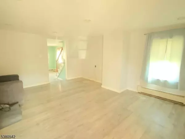 27 2Nd St, Somerville Boro, NJ 08876