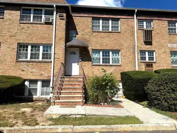 27 College DR, Edison, NJ 08817