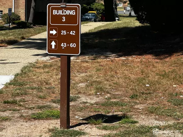 27 College DR, Edison, NJ 08817