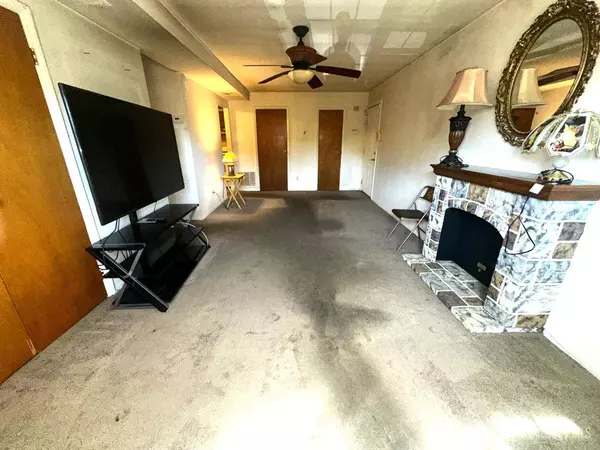 27 College DR, Edison, NJ 08817