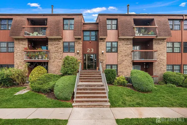 267-a Alpine WAY #267a, Woodbridge Proper, NJ 07095