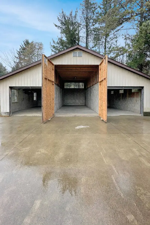 3230 Lakeview Drive, Allegan, MI 49010