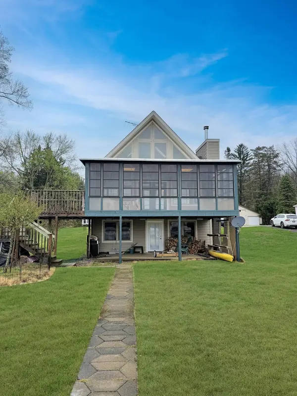 3230 Lakeview Drive, Allegan, MI 49010