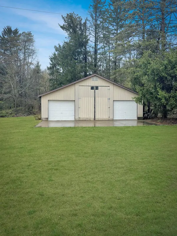 3230 Lakeview Drive, Allegan, MI 49010