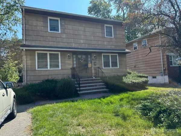 8 Richard AVE, West Caldwell, NJ 07006