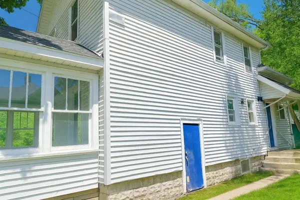 1517 James Street, Kalamazoo, MI 49001
