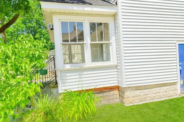 1517 James Street, Kalamazoo, MI 49001