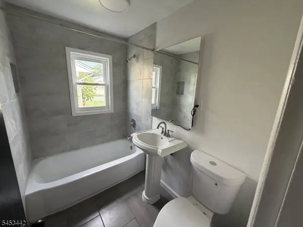 1110 Bower St, Linden City, NJ 07036