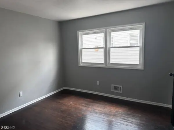 1110 Bower St, Linden City, NJ 07036
