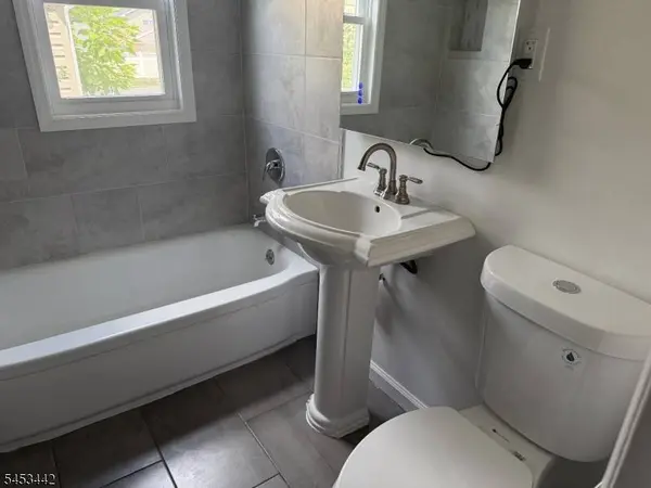 1110 Bower St, Linden City, NJ 07036