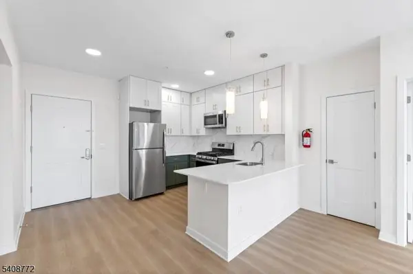 321 E 3Rd St #320, Plainfield City, NJ 07060