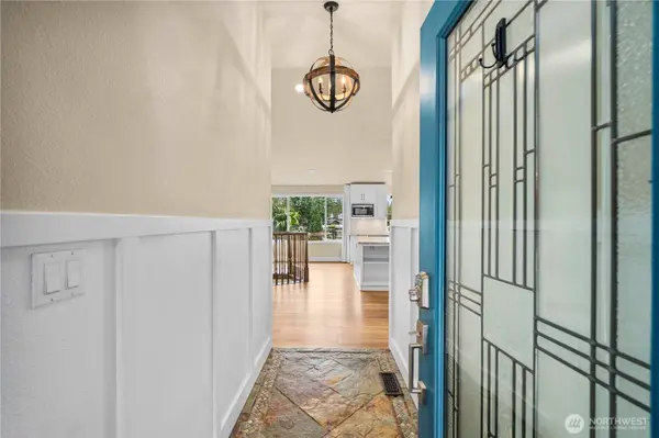 6352 S Island Drive E, Bonney Lake, WA 98391