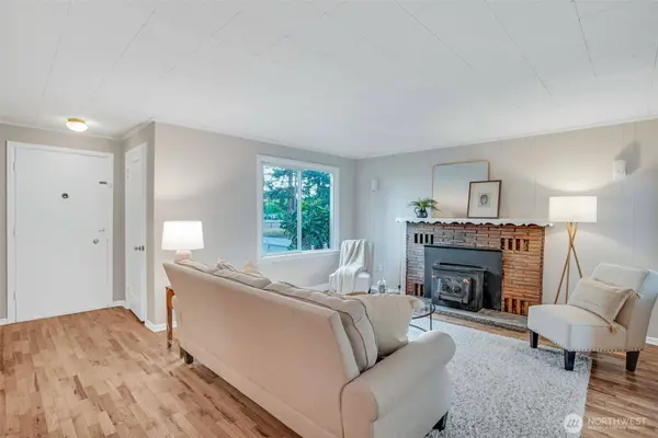 721 4th ST SE, Puyallup, WA 98372