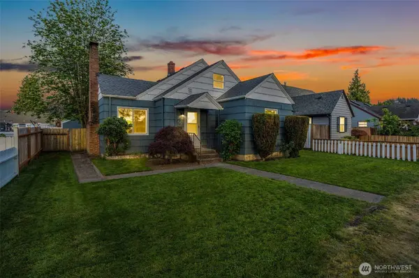 721 4th ST SE, Puyallup, WA 98372