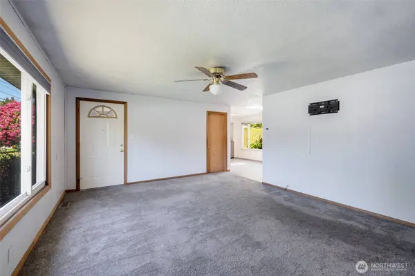 13406 Occidental AVE S, Burien, WA 98168