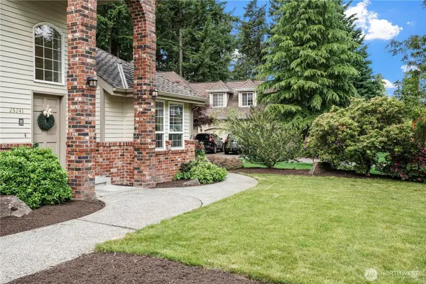 25241 234th AVE SE, Maple Valley, WA 98038