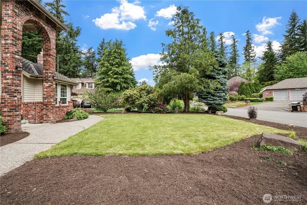 25241 234th AVE SE, Maple Valley, WA 98038