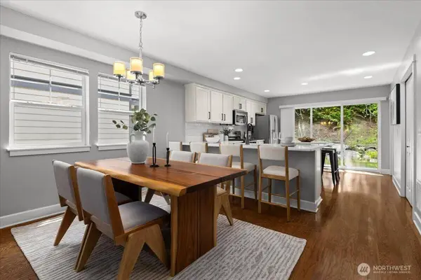 2743 SW Sylvan Heights DR, Seattle, WA 98106