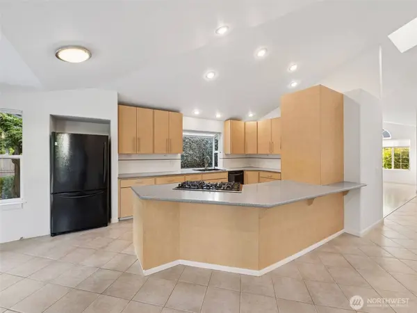 20517 SE 261st PL, Covington, WA 98042
