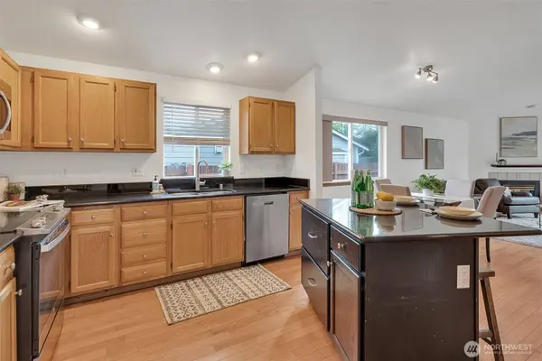3919 48th AVE NE, Tacoma, WA 98422