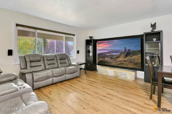 8430 Greenhill WAY, Anchorage, AK 99502