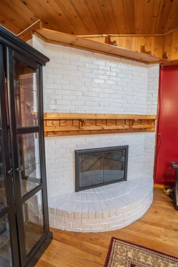 6401 High School Road, Poseyville, IN 47633