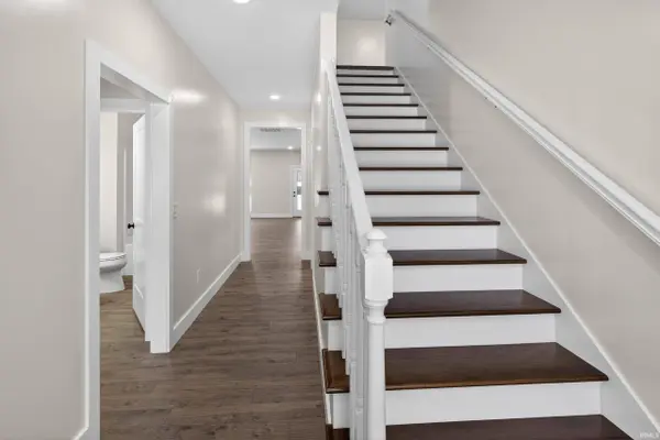 6021 Glencrest Court, Newburgh, IN 47630