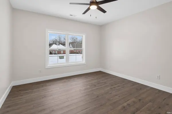 6021 Glencrest Court, Newburgh, IN 47630