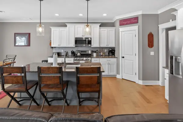 511 Westbriar Circle, Newburgh, IN 47630-2450