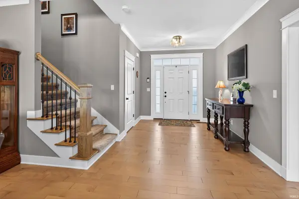 511 Westbriar Circle, Newburgh, IN 47630-2450