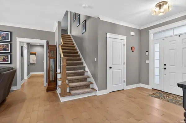 511 Westbriar Circle, Newburgh, IN 47630-2450