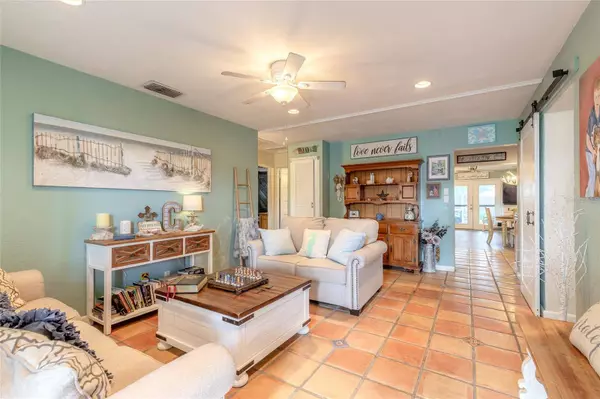 45 TROPICAL DR, Ormond Beach, FL 32176