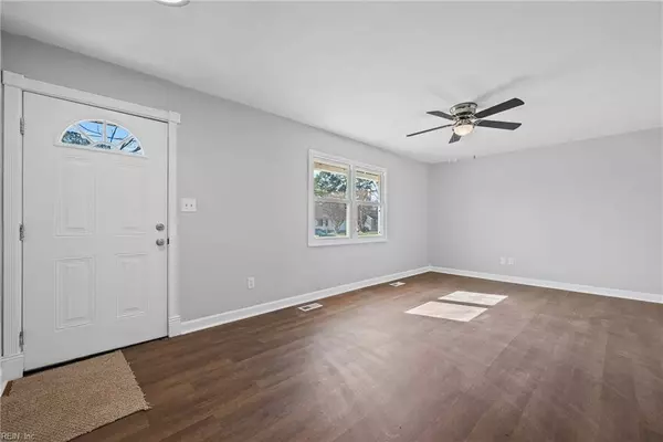 412 Winchester DR, Hampton, VA 23666