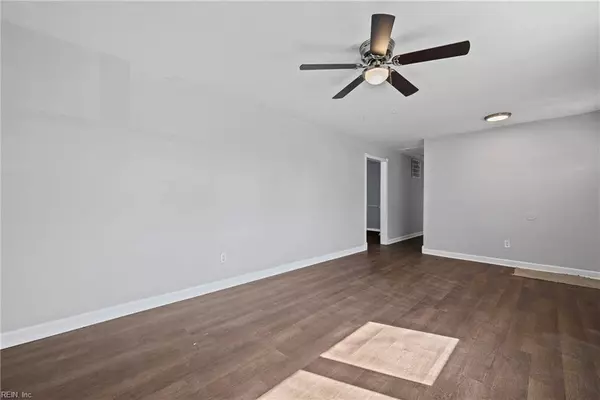 412 Winchester DR, Hampton, VA 23666