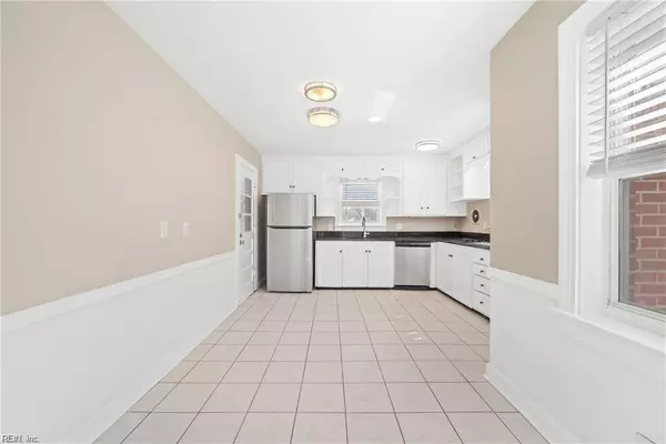 1 Julian PL, Hampton, VA 23666