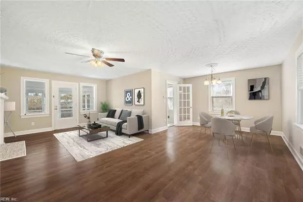 1 Julian PL, Hampton, VA 23666