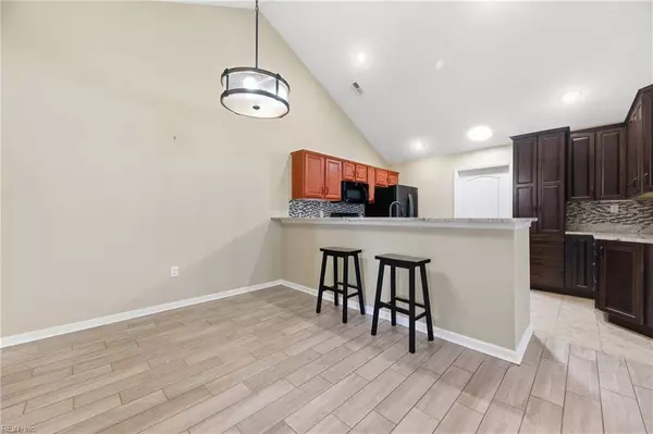 210 Tabb Smith TRL, Yorktown, VA 23693