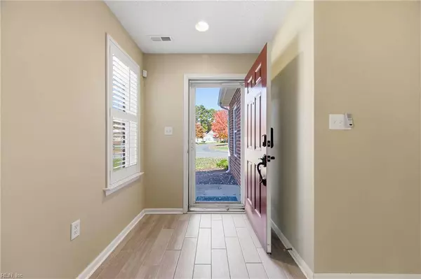 210 Tabb Smith TRL, Yorktown, VA 23693