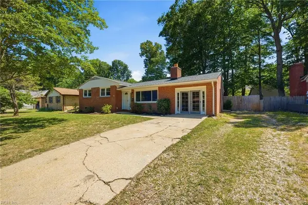 858 Catalina DR, Newport News, VA 23608