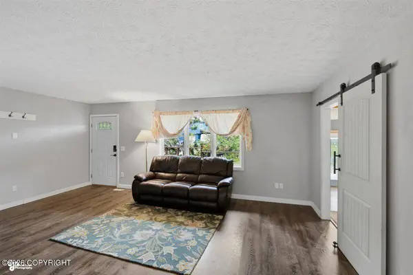 4895 E Rhubarb CIR, Wasilla, AK 99654