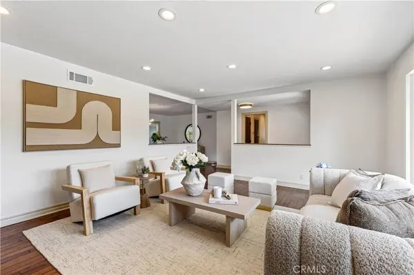527 N Lincoln AVE, Fullerton, CA 92831