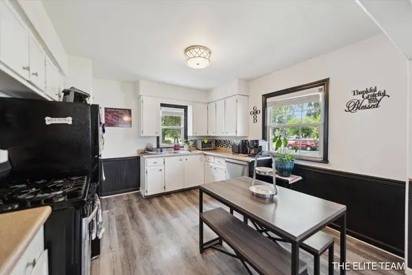 4542 Pinehurst SW Avenue, Grand Rapids, MI 49548