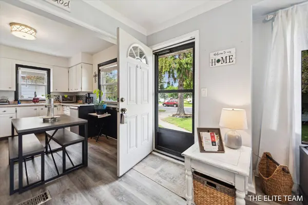 4542 Pinehurst SW Avenue, Grand Rapids, MI 49548