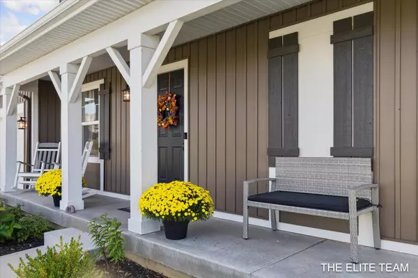 7584 Ridgeline Drive, Zeeland, MI 49464