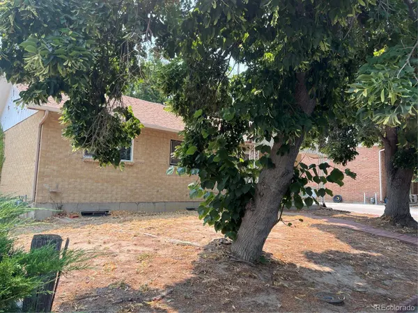 5526 Carson ST, Denver, CO 80239