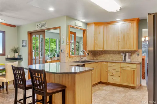 8571 W 71st CIR, Arvada, CO 80004