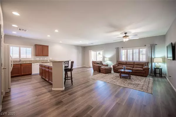 7252 Blowing Breeze AVE, Las Vegas, NV 89179