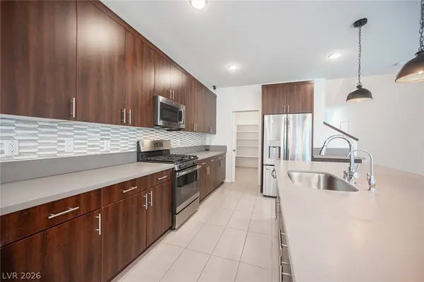 524 Grand Cascade PL, North Las Vegas, NV 89084