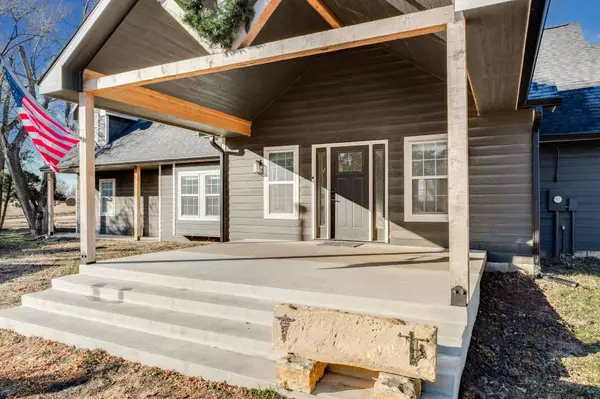 10203 N Meridian Ave, Valley Center, KS 67147